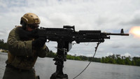 Mỹ bí mật cung cấp súng máy hạng nhẹ hiện đại M240L cho Ukriane