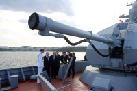 Khoảnh khắc tên lửa hành trình Kalibr Nga đánh thẳng vào cảng Odessa