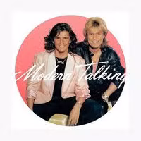 [Ảnh] Hai cha con ca sĩ Thomas Anders- Modern Talking thoát hiểm vụ cháy ôtô