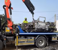 [Ảnh] Hai cha con ca sĩ Thomas Anders- Modern Talking thoát hiểm vụ cháy ôtô