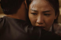 Đời thường quyến rũ của 2 mỹ nhân ‘dại trai’ nhất màn ảnh Việt