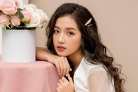 Đời thường quyến rũ của 2 mỹ nhân ‘dại trai’ nhất màn ảnh Việt