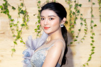 Hoa hậu Jennifer Phạm và Á hậu Huyền My hóa ‘thiên thần’ trong bộ phim về cuộc chiến chống Covid-19