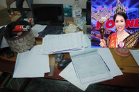 [ẢNH] Những Hoa hậu 'lóa mắt' trước tiền 'bẩn', đánh mất mình trên con đường lợi danh