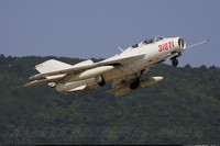 Tiêm kích cổ điển J-6 bất ngờ thành ‘quân bài chiến lược’ mới của Trung Quốc