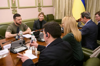 Patriot và HIMARS: Vũ khí Mỹ mua bằng dòng tiền châu Âu sắp đến tay Ukraine