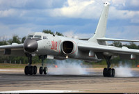 [ẢNH] Mỹ dễ dàng vô hiệu hóa máy bay ném bom H-6 Trung Quốc?