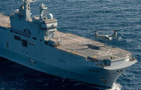 [ẢNH] Pháp điều tàu đổ bộ tấn công khổng lồ tới biển Đông