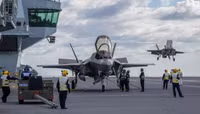 Khoảnh khắc F-35B Anh lao xuống biển phá vỡ thuyết âm mưu ‘bị rơi do đuổi theo Su-30 Nga’