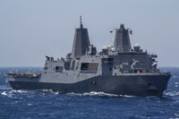 [ẢNH] Mỹ bất ngờ điều động nhiều chiến hạm theo các ngả tiến vào biển Đông