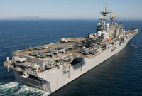 [ẢNH] Mỹ bất ngờ điều động nhiều chiến hạm theo các ngả tiến vào biển Đông