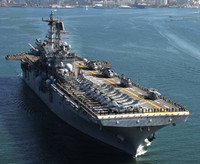 [ẢNH] Mỹ bất ngờ điều động nhiều chiến hạm theo các ngả tiến vào biển Đông