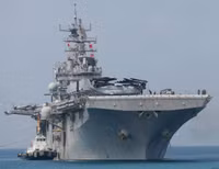 [ẢNH] Hải quân Mỹ mất một phần sức mạnh khi phải loại biên siêu tàu đổ bộ có thể mang F-35B