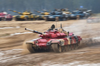 [ẢNH] ‘Chiến tăng đỏ’ của đội Nga xuất sắc nhưng lại thiếu thuyết phục ở Tank Biathlon