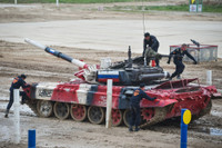 [ẢNH] ‘Chiến tăng đỏ’ của đội Nga xuất sắc nhưng lại thiếu thuyết phục ở Tank Biathlon