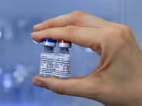 [ẢNH] Nga cho lưu hành lô vaccine ngừa Covid-19 đầu tiên