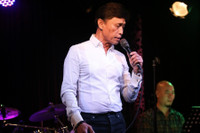 [ẢNH] Điều ít biết về người vợ trẻ đẹp kém 14 tuổi của danh ca Tuấn Ngọc