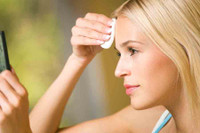 [ẢNH] Bật mí mẹo trang điểm nhẹ nhàng, đơn giản cho nhân viên văn phòng