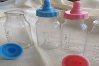 [ẢNH] Từ nghiên cứu trẻ bú bình 'nuốt' 1,6 triệu hạt vi nhựa/ngày: Những lưu ý giúp chọn bình sữa an toàn