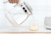 [ẢNH] Từ nghiên cứu trẻ bú bình 'nuốt' 1,6 triệu hạt vi nhựa/ngày: Những lưu ý giúp chọn bình sữa an toàn