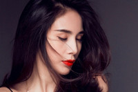 [ẢNH] Cuộc đời đầy nước mắt của Thuỷ Tiên - Ca sĩ kêu gọi quyên góp được hơn 60 tỉ đồng ủng hộ miền Trung