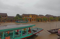 [ẢNH] Hội An ngập trong ‘biển’ nước do mưa lũ 