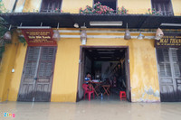 [ẢNH] Hội An ngập trong ‘biển’ nước do mưa lũ 