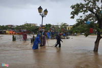 [ẢNH] Hội An ngập trong ‘biển’ nước do mưa lũ 