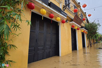 [ẢNH] Hội An ngập trong ‘biển’ nước do mưa lũ 