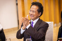 [ẢNH] Cuộc sống hạnh phúc ở tuổi 78 của ‘nam danh ca nhiều vợ, con nhất showbiz Việt’ – Chế Linh 