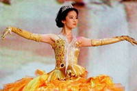 [ẢNH] 8 nữ thần Kim Ưng ‘hot’ nhất lịch sử Cbiz: Tống Thiến nhận nhiều ‘gạch đá' 