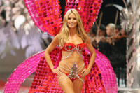 [ẢNH] Những ‘thiên thần nội y’ gợi cảm nhất lịch sử Victoria’s Secret