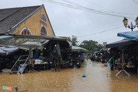 [ẢNH] Hội An ngập trong ‘biển’ nước do mưa lũ 