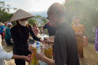 [ẢNH] Cuộc đời đầy nước mắt của Thuỷ Tiên - Ca sĩ kêu gọi quyên góp được hơn 60 tỉ đồng ủng hộ miền Trung