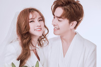 [ẢNH] Những mối tình ‘chị - em’ đình đám nhất nhì showbiz Việt