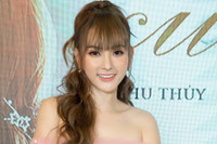 [ẢNH] Những mối tình ‘chị - em’ đình đám nhất nhì showbiz Việt