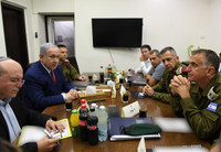 [ẢNH] Cách Israel đuổi thường dân ra ngoài trước khi đánh sập các tòa nhà tại dải Gaza