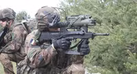 Súng trường tấn công FAMAS Pháp bắn nhanh gần gấp đôi khẩu AK Nga