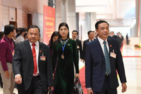 Hình ảnh các nữ đại biểu tham dự Đại hội XIII của Đảng