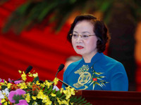 Hình ảnh các nữ đại biểu tham dự Đại hội XIII của Đảng