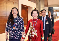 Hình ảnh các nữ đại biểu tham dự Đại hội XIII của Đảng