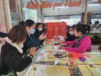 Nghệ An: Người dân đổ xô mua vàng cầu may ngày vía thần Tài