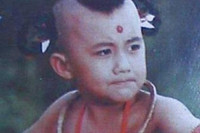 [ẢNH] ‘Hồng Hài Nhi’ Triệu Hân Bồi ở tuổi U50: Tài sản trăm tỷ, phát tướng khó nhận ra