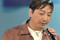 [ẢNH] Danh ca Trường Vũ: Đằng sau những tình khúc 'nghèo' là cuộc sống sung túc, viên mãn nơi trời Tây