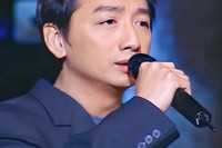 [ẢNH] Danh ca Trường Vũ: Đằng sau những tình khúc 'nghèo' là cuộc sống sung túc, viên mãn nơi trời Tây