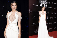 [ẢNH] Dàn mỹ nhân Việt hoá nữ thần gợi cảm: Lệ Quyên trẻ đẹp, Ngọc Trinh hở bạo