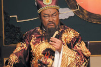 [ẢNH] Bất ngờ trước cuộc sống của ‘Bao Thanh Thiên’ Kim Siêu Quần ở tuổi U70