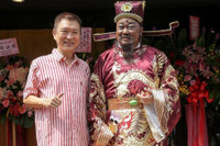 [ẢNH] Bất ngờ trước cuộc sống của ‘Bao Thanh Thiên’ Kim Siêu Quần ở tuổi U70