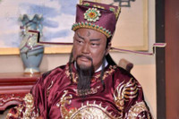 [ẢNH] Bất ngờ trước cuộc sống của ‘Bao Thanh Thiên’ Kim Siêu Quần ở tuổi U70