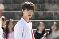 [ẢNH] Giải mã sức hút của Hwang In Yeop - nam thần U30 'chuyên trị' các vai 'trùm trường' 